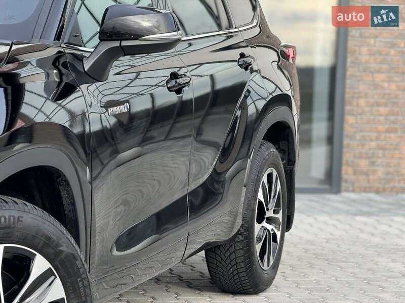 Позашляховик / Кросовер Toyota Highlander 2021 в Тернополі