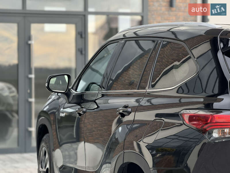 Позашляховик / Кросовер Toyota Highlander 2021 в Тернополі