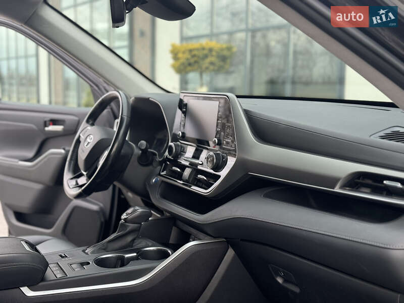 Позашляховик / Кросовер Toyota Highlander 2021 в Тернополі