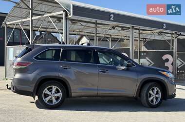 Внедорожник / Кроссовер Toyota Highlander 2014 в 