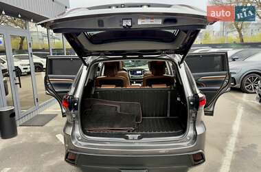 Внедорожник / Кроссовер Toyota Highlander 2019 в 
