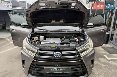 Внедорожник / Кроссовер Toyota Highlander 2019 в 