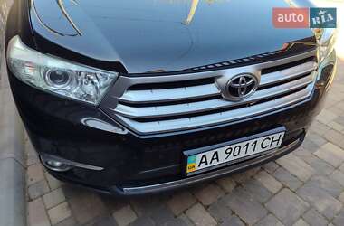 Внедорожник / Кроссовер Toyota Highlander 2011 в 