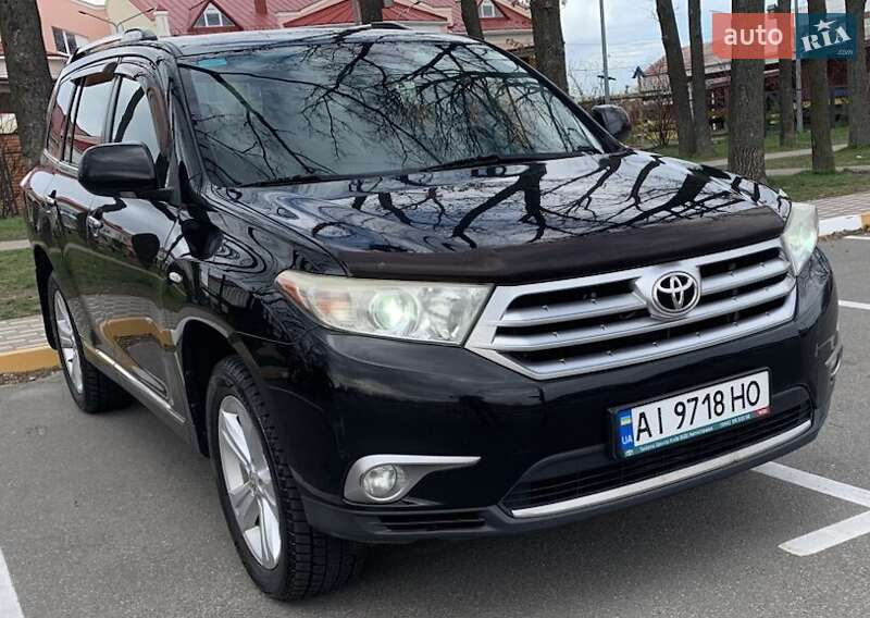 Внедорожник / Кроссовер Toyota Highlander 2011 в 