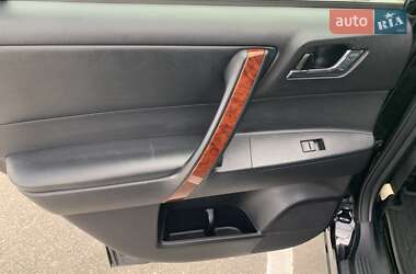 Внедорожник / Кроссовер Toyota Highlander 2011 в 