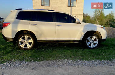Позашляховик / Кросовер Toyota Highlander 2011 в 