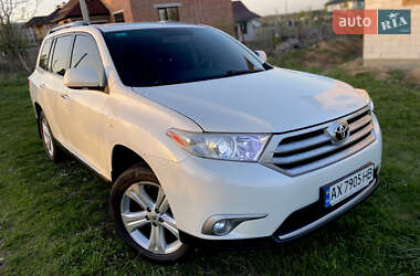 Позашляховик / Кросовер Toyota Highlander 2011 в 