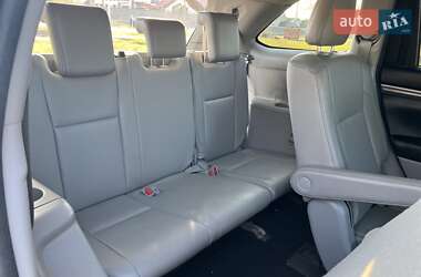 Позашляховик / Кросовер Toyota Highlander 2017 в 