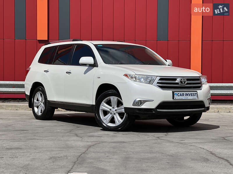 Позашляховик / Кросовер Toyota Highlander 2010 в 