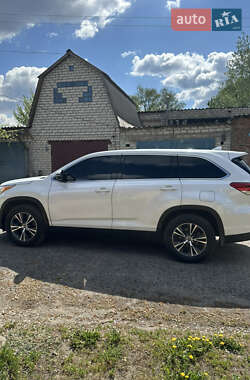 Внедорожник / Кроссовер Toyota Highlander 2019 в 