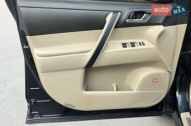 Позашляховик / Кросовер Toyota Highlander 2007 в 