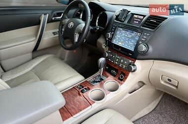Позашляховик / Кросовер Toyota Highlander 2007 в 