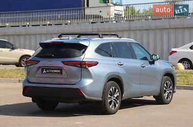 Внедорожник / Кроссовер Toyota Highlander 2020 в 