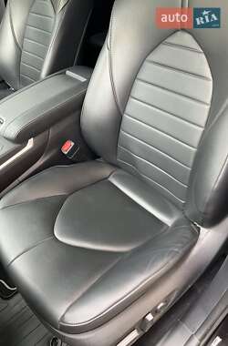 Позашляховик / Кросовер Toyota Highlander 2021 в 