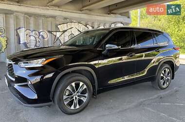 Внедорожник / Кроссовер Toyota Highlander 2021 в Киеве
