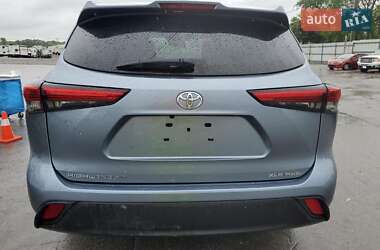 Внедорожник / Кроссовер Toyota Highlander 2020 в 