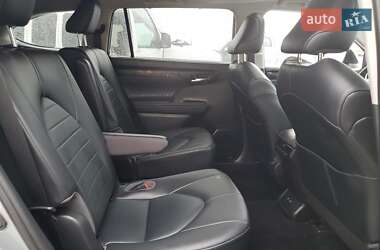 Внедорожник / Кроссовер Toyota Highlander 2020 в 