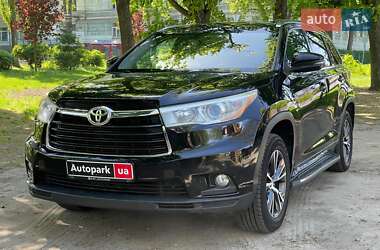 Внедорожник / Кроссовер Toyota Highlander 2016 в 