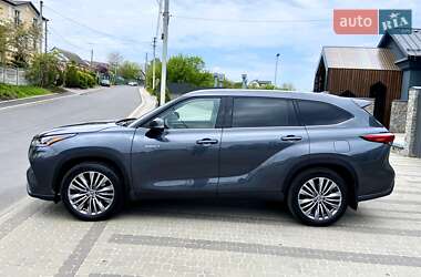Позашляховик / Кросовер Toyota Highlander 2021 в 