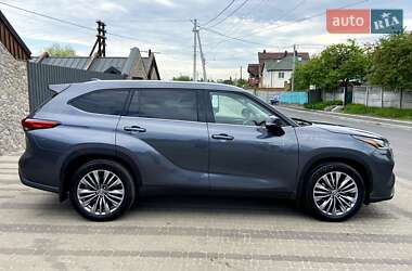Позашляховик / Кросовер Toyota Highlander 2021 в 