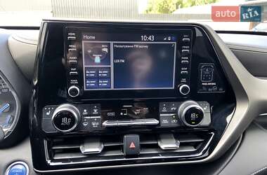 Позашляховик / Кросовер Toyota Highlander 2021 в 