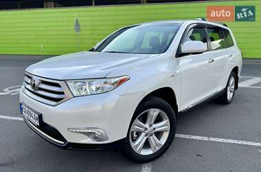 Позашляховик / Кросовер Toyota Highlander 2013 в 