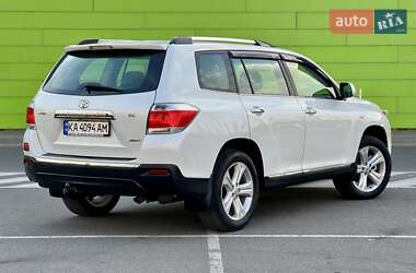 Позашляховик / Кросовер Toyota Highlander 2013 в 