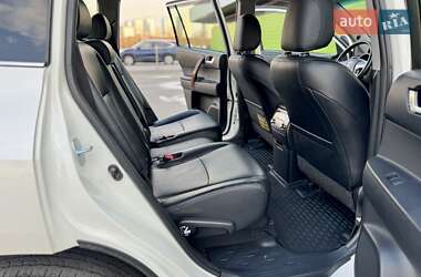 Позашляховик / Кросовер Toyota Highlander 2013 в 