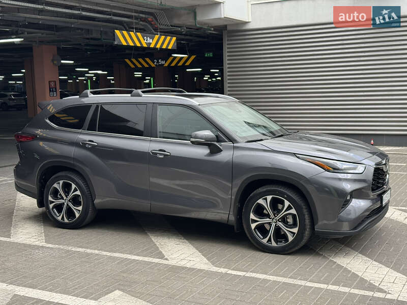 Позашляховик / Кросовер Toyota Highlander 2023 в Києві