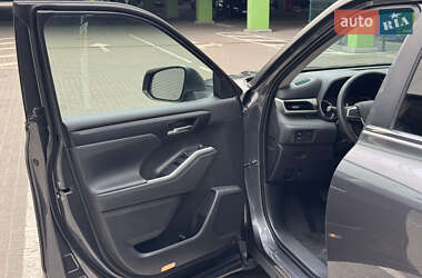 Позашляховик / Кросовер Toyota Highlander 2023 в 
