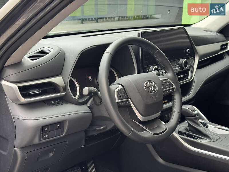 Позашляховик / Кросовер Toyota Highlander 2023 в Києві