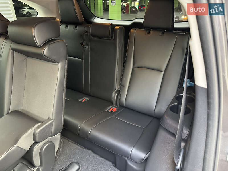 Позашляховик / Кросовер Toyota Highlander 2023 в Києві