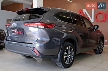Внедорожник / Кроссовер Toyota Highlander 2023 в 