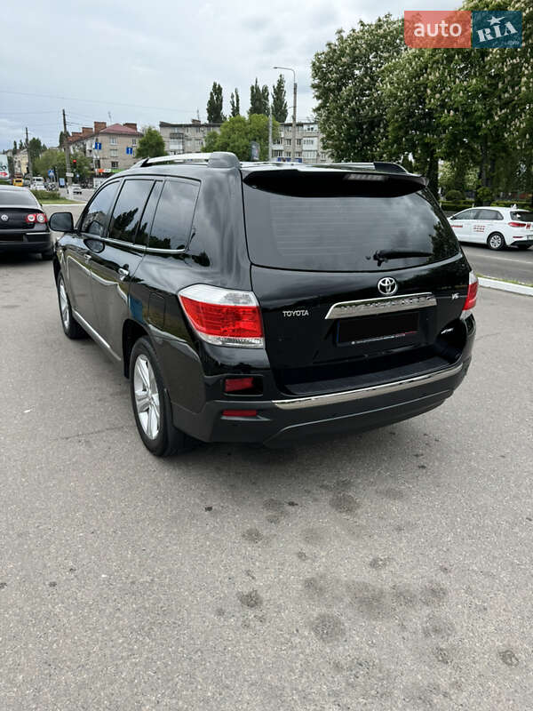 Внедорожник / Кроссовер Toyota Highlander 2012 в Кременчуге