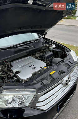 Внедорожник / Кроссовер Toyota Highlander 2012 в Кременчуге