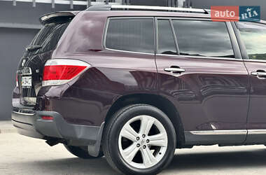 Внедорожник / Кроссовер Toyota Highlander 2012 в 