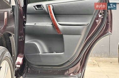 Внедорожник / Кроссовер Toyota Highlander 2012 в 