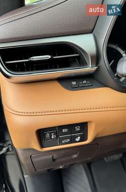 Позашляховик / Кросовер Toyota Highlander 2020 в 