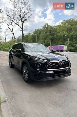 Позашляховик / Кросовер Toyota Highlander 2020 в 