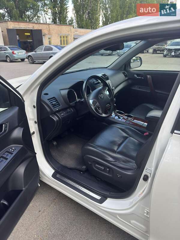 Внедорожник / Кроссовер Toyota Highlander 2013 в Киеве