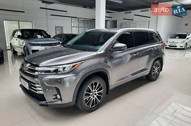 Позашляховик / Кросовер Toyota Highlander 2020 в 