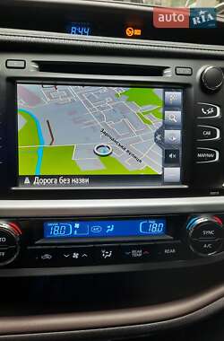 Позашляховик / Кросовер Toyota Highlander 2020 в 