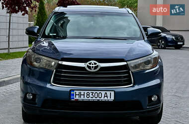 Внедорожник / Кроссовер Toyota Highlander 2016 в 