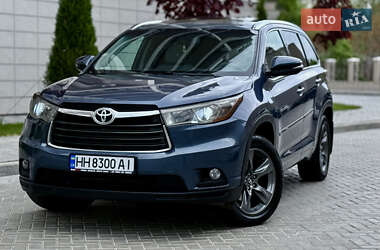 Внедорожник / Кроссовер Toyota Highlander 2016 в 