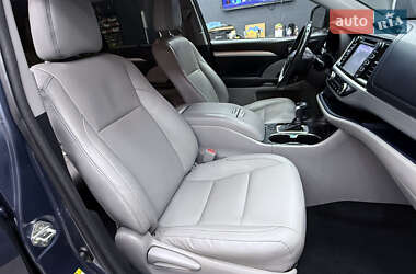 Внедорожник / Кроссовер Toyota Highlander 2016 в 