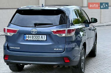 Внедорожник / Кроссовер Toyota Highlander 2016 в 