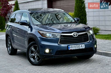Внедорожник / Кроссовер Toyota Highlander 2016 в 