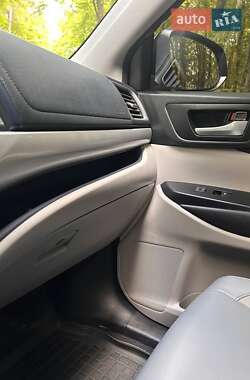 Позашляховик / Кросовер Toyota Highlander 2016 в 