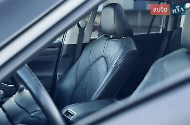 Внедорожник / Кроссовер Toyota Highlander 2020 в 