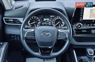 Внедорожник / Кроссовер Toyota Highlander 2020 в 